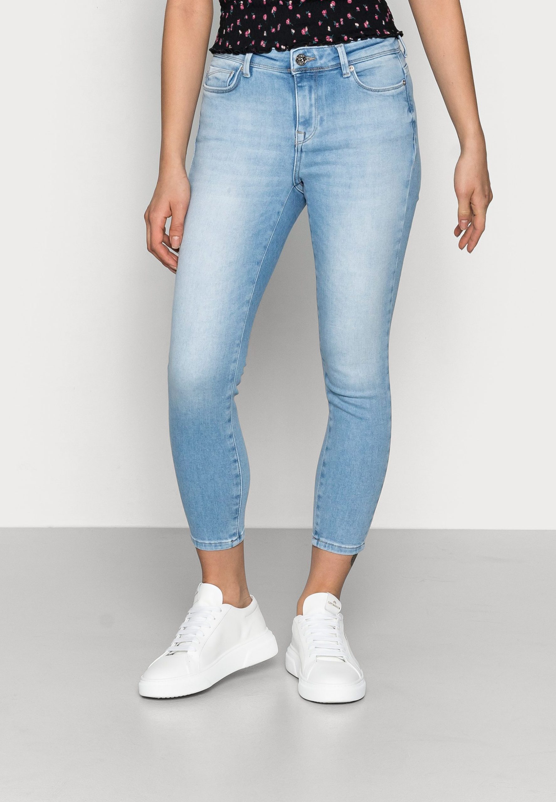 jeans-petite-272nkk-1.jpg