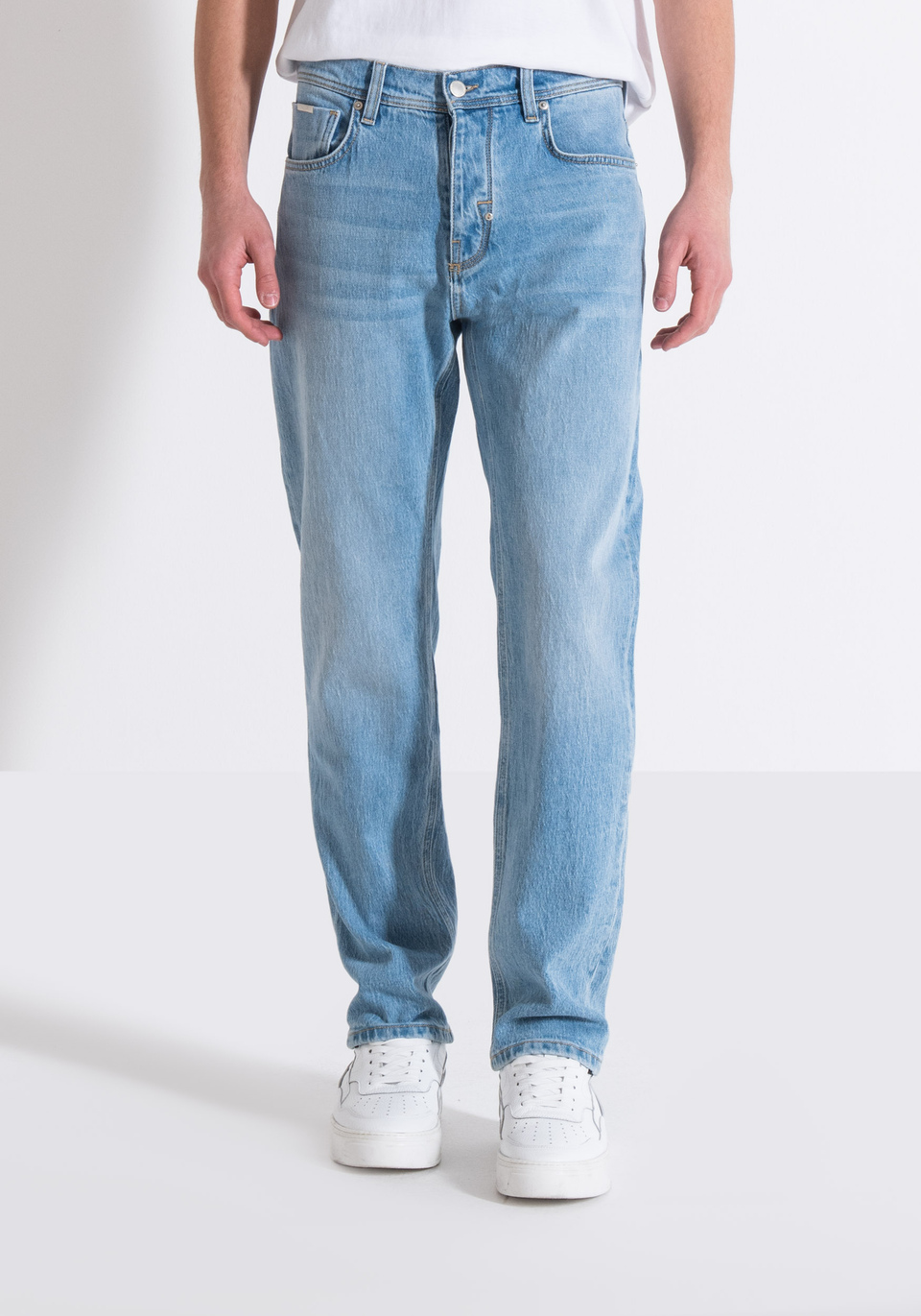 jeans-regular-fit-810dhc-1.jpg