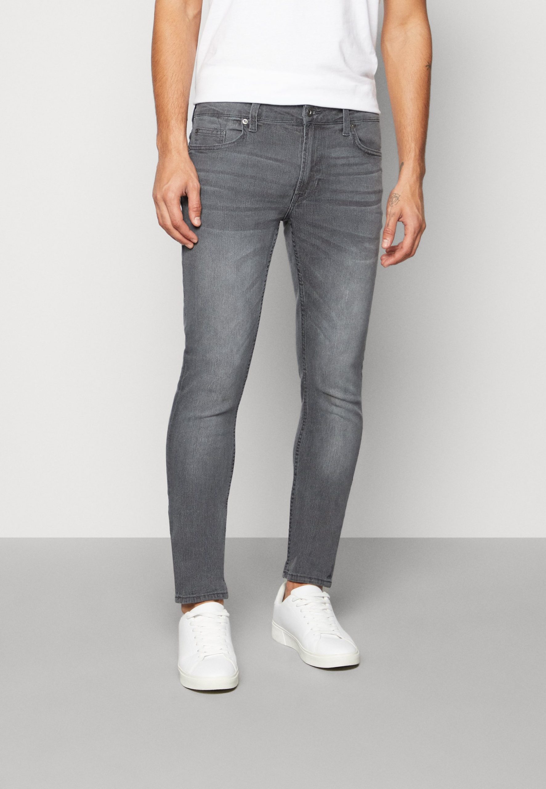 jeans-slim-fit-801iqt-1.jpg